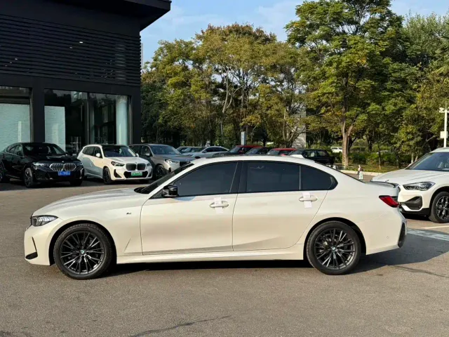 BMW 3 Series — Фото автомобиля 2