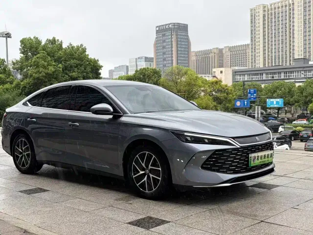 BYD Qin L — Фото автомобиля 10