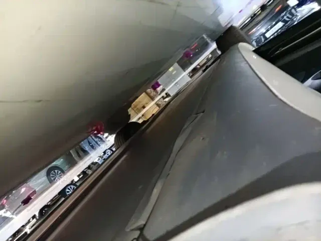 Tesla Model 3 — Фото автомобиля 21