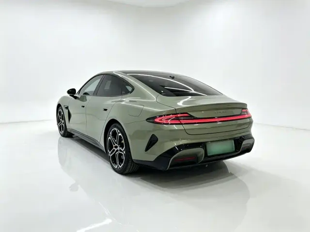 Xiaomi SU7 — Фото автомобиля 4