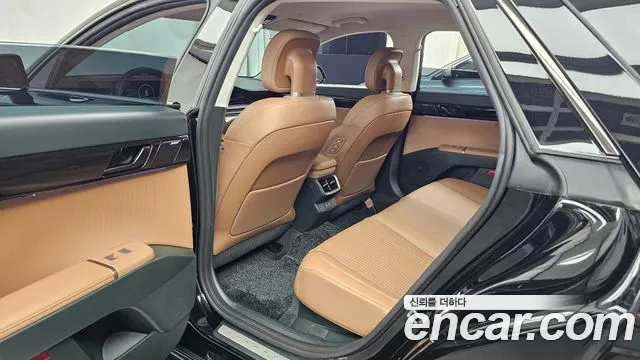 Hyundai Grandeur Grandeur (GN7) 2.5 Бензин 2WD — Фото автомобиля 24