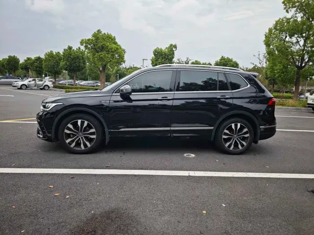 Volkswagen Tiguan L — Фото автомобиля 4