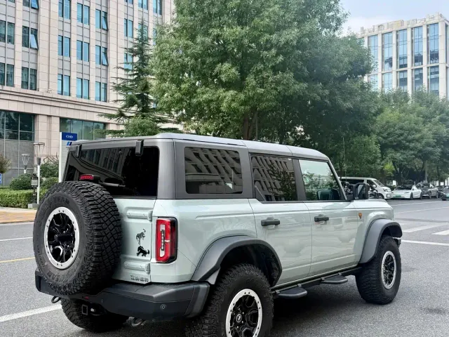 Ford Bronco — Фото автомобиля 4