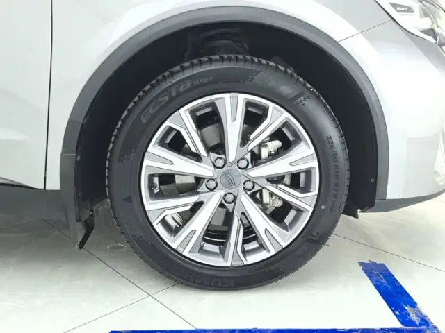 Geely Jiaji — Фото автомобиля 6