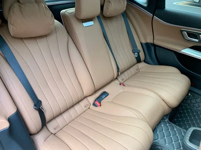 Mercedes-Benz E-Class — Фото автомобиля 29
