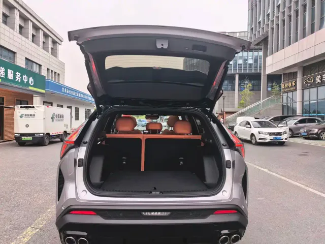 Geely Boyue — Фото автомобиля 11