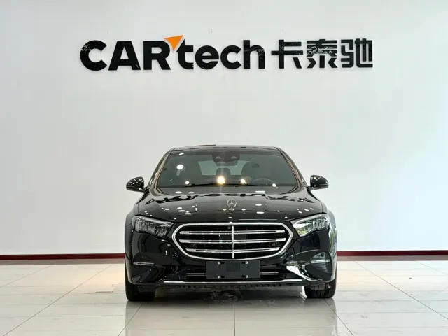 Mercedes-Benz E-Class — Фото автомобиля 2