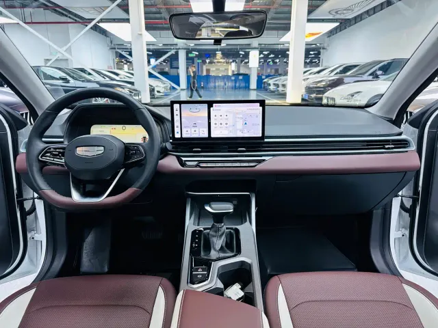 Geely Emgrand — Фото автомобиля 6