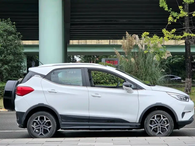 BYD Yuan Pro — Фото автомобиля 4