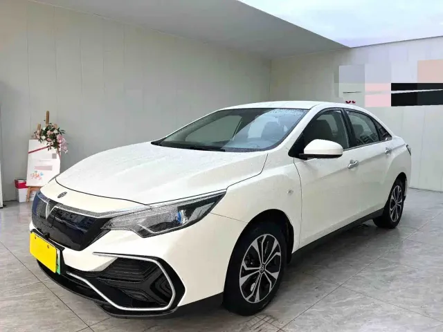 Фотография автомобиля — Venucia D60 EV