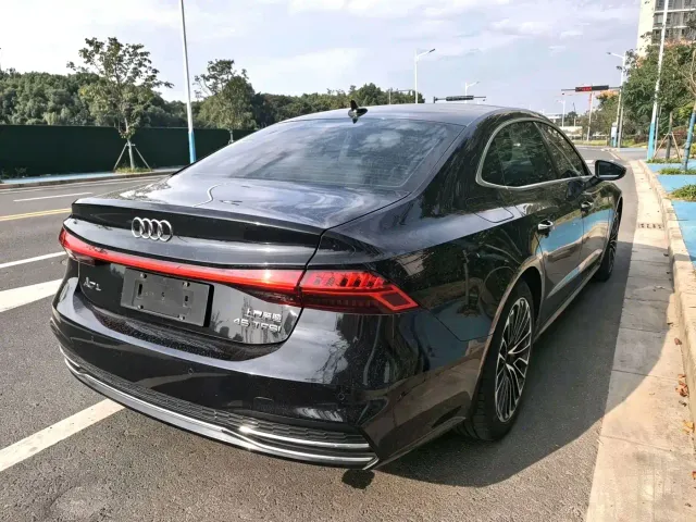 Audi A7L — Фото автомобиля 3