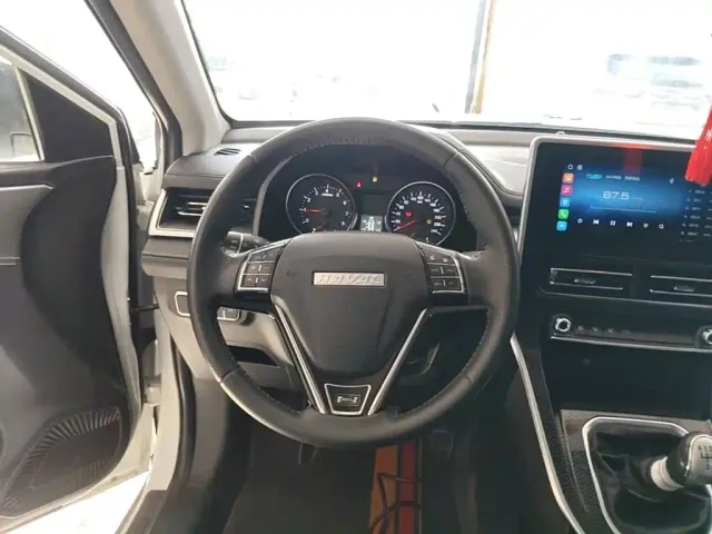 Haval M6 — Фото автомобиля 10