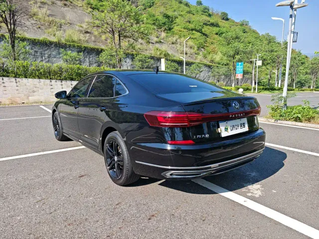 Volkswagen Passat — Фото автомобиля 6