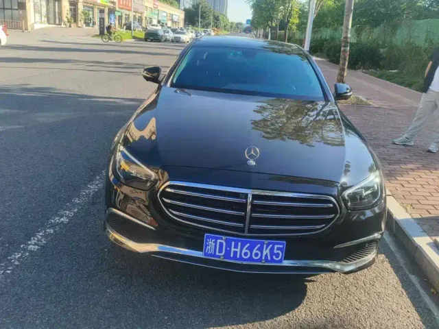 Mercedes-Benz E-Class — Фото автомобиля 2