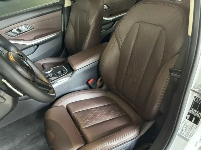 BMW 3 Series — Фото автомобиля 8