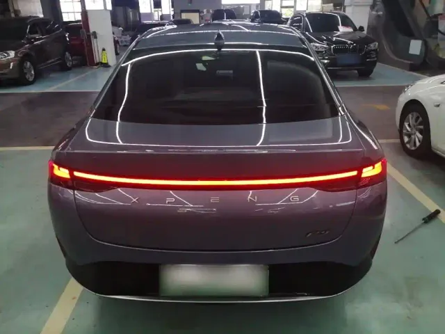 Xpeng P5 — Фото автомобиля 5