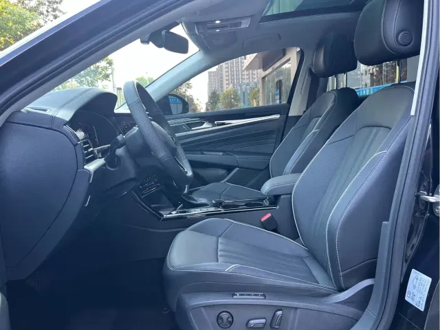 Volkswagen Passat — Фото автомобиля 8