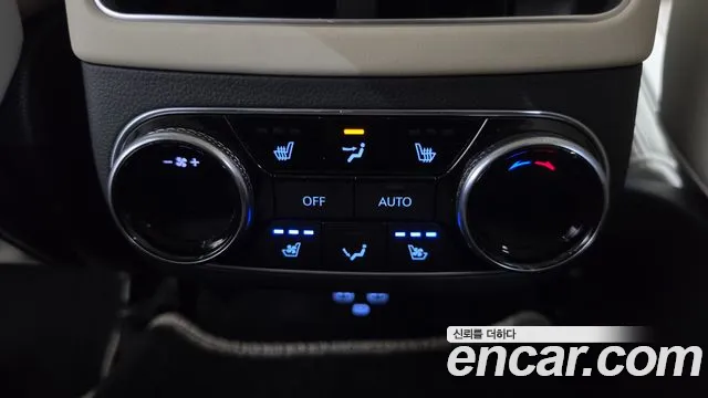 Genesis GV70 — Фото автомобиля 25