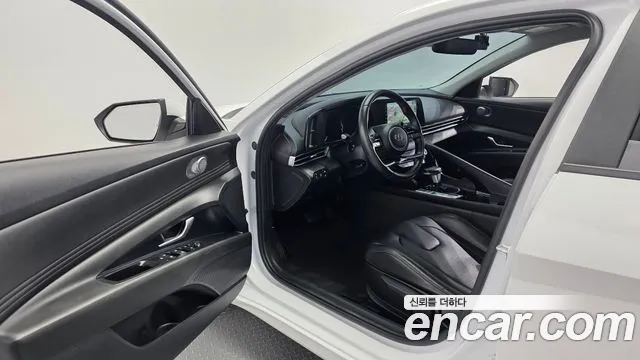 Hyundai Avante CN7 — Фото автомобиля 9