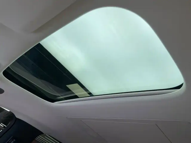 Li Auto MEGA — Фото автомобиля 10