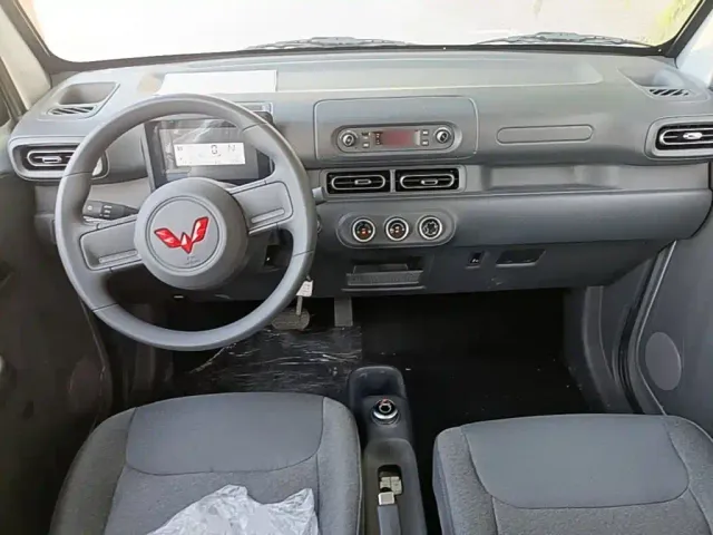 Wuling Zhiguang NEV — Фото автомобиля 5
