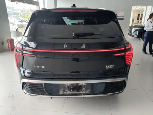 Hongqi HS3 — Фото автомобиля 5