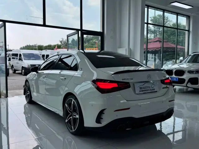 Mercedes-Benz Mercedes-Benz A-Class AMG 2025 AMG A 35 L 4MATIC — Фото автомобиля 5