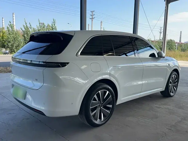 Li Auto L6 — Фото автомобиля 14
