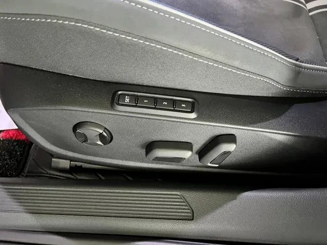 Volkswagen Golf — Фото автомобиля 15