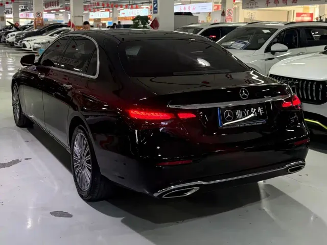 Mercedes-Benz E-Class — Фото автомобиля 9