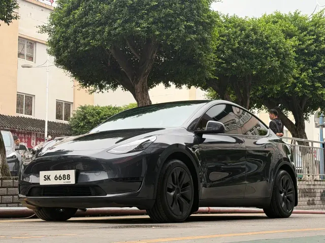 Фотография автомобиля — Tesla Model Y
