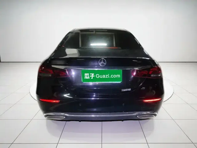 Mercedes-Benz E-Class — Фото автомобиля 3