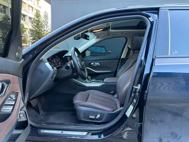 BMW 3 Series — Фото автомобиля 3