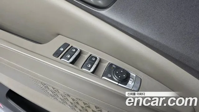 Kia Carnival Generation 4 — Фото автомобиля 27