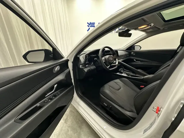 Hyundai Elantra — Фото автомобиля 7