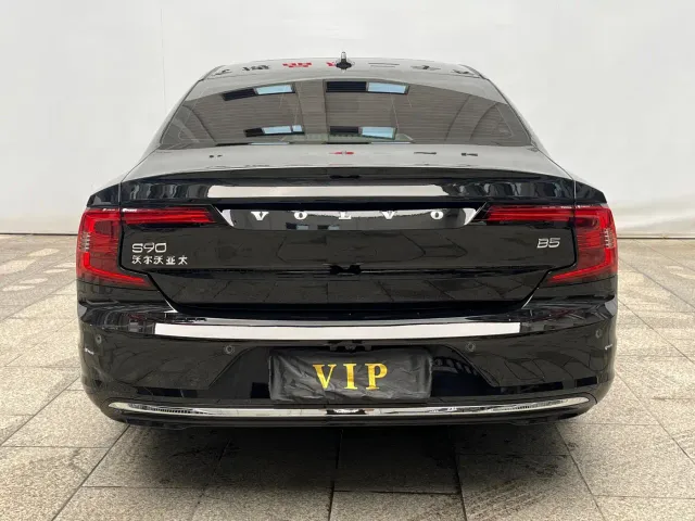 Volvo S90 — Фото автомобиля 16