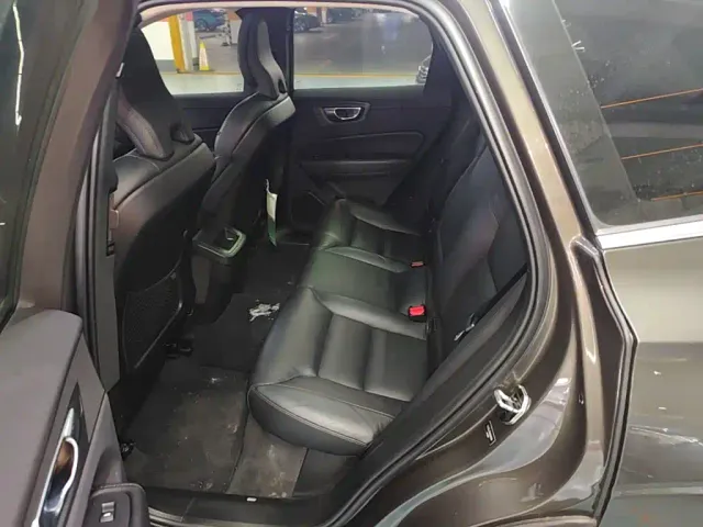 Volvo XC60 — Фото автомобиля 16
