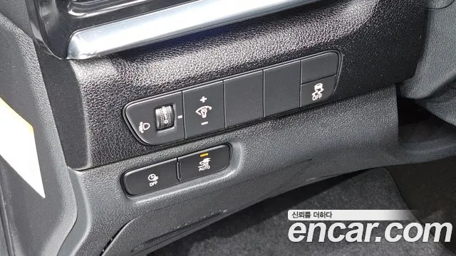 Kia Niro — Фото автомобиля 25