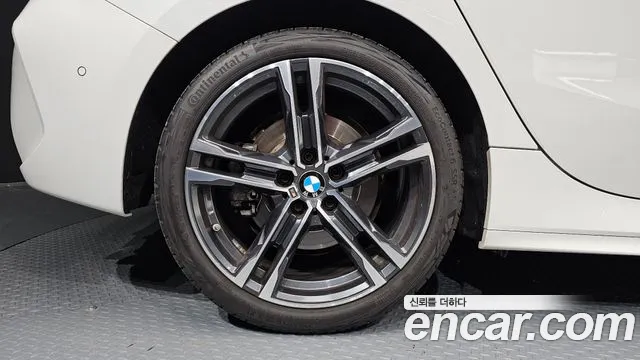 BMW 1 Series F40 — Фото автомобиля 5