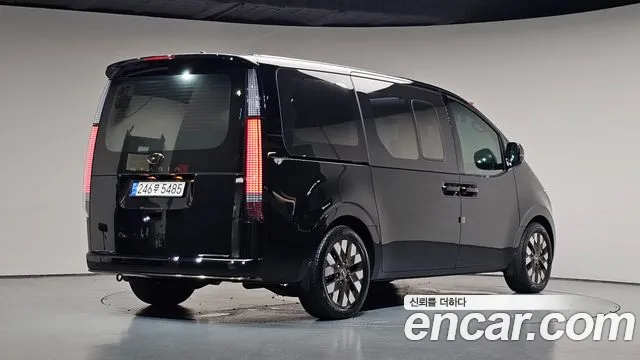 Hyundai Staria Staria Lounge 9 мест — Фото автомобиля 2