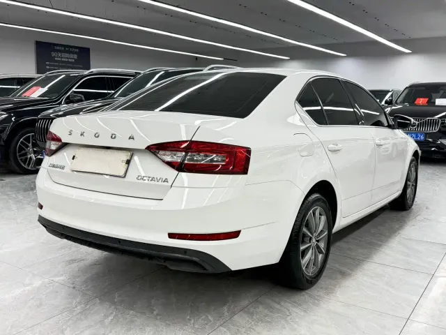 Skoda Octavia — Фото автомобиля 6