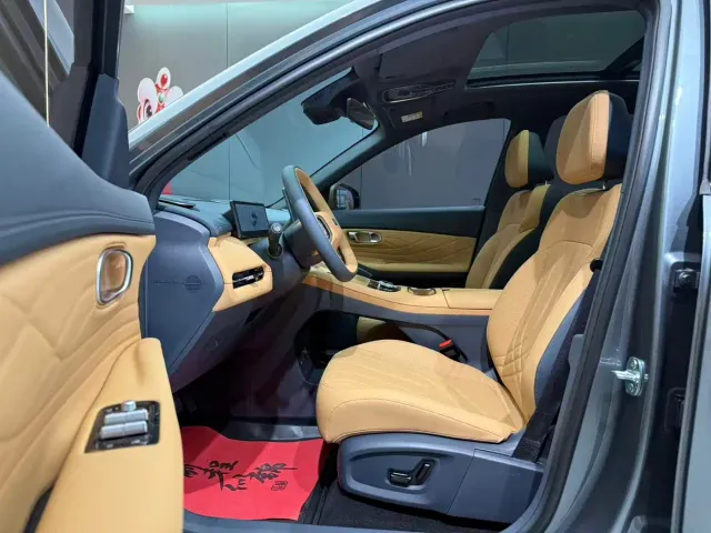Geely Galaxy Starship 7 EM-i — Фото автомобиля 7