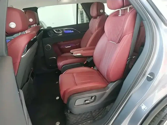 Hongqi E-HS9 — Фото автомобиля 16