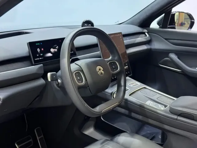 Nio ES8 — Фото автомобиля 8