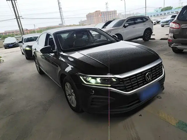 Volkswagen Passat — Фото автомобиля 3