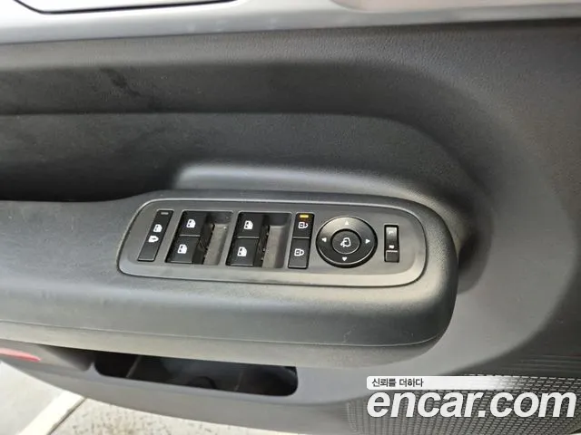 Hyundai Santafe — Фото автомобиля 18