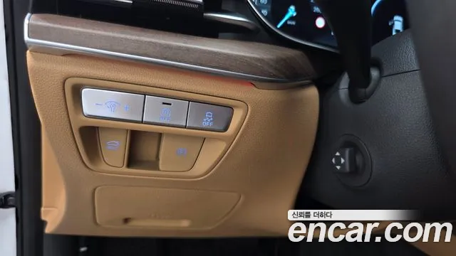 Genesis G80 Бензин 2.5 турбо 2WD — Фото автомобиля 18