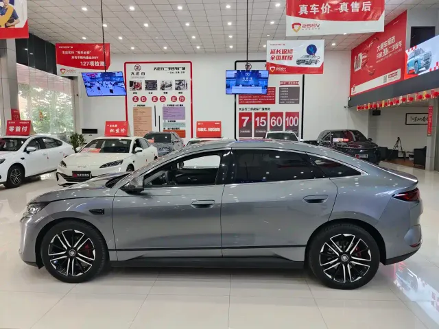 BYD Qin L — Фото автомобиля 4