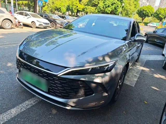 Фотография автомобиля — BYD Qin L