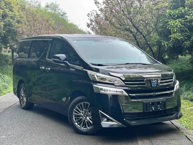 Toyota Vellfire — Фото автомобиля 3
